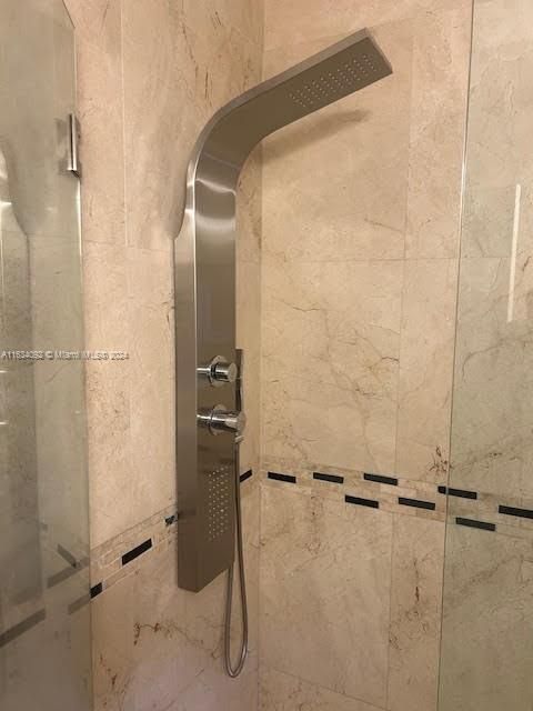 Recently Rented: $3,950 (2 beds, 1 baths, 1285 Square Feet)