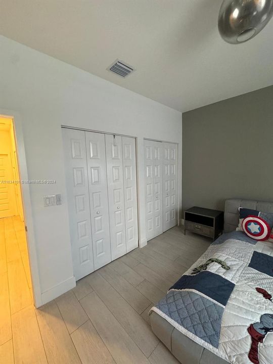 Active With Contract: $4,800 (3 beds, 2 baths, 1672 Square Feet)