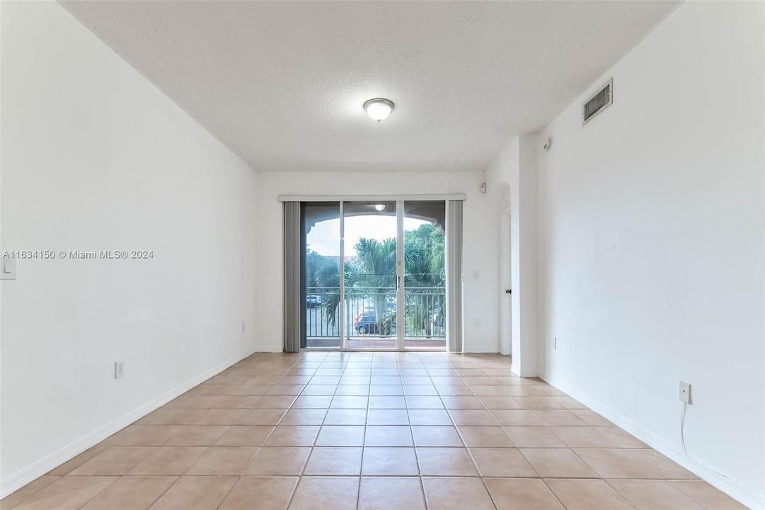 Recently Rented: $2,900 (3 beds, 2 baths, 1534 Square Feet)