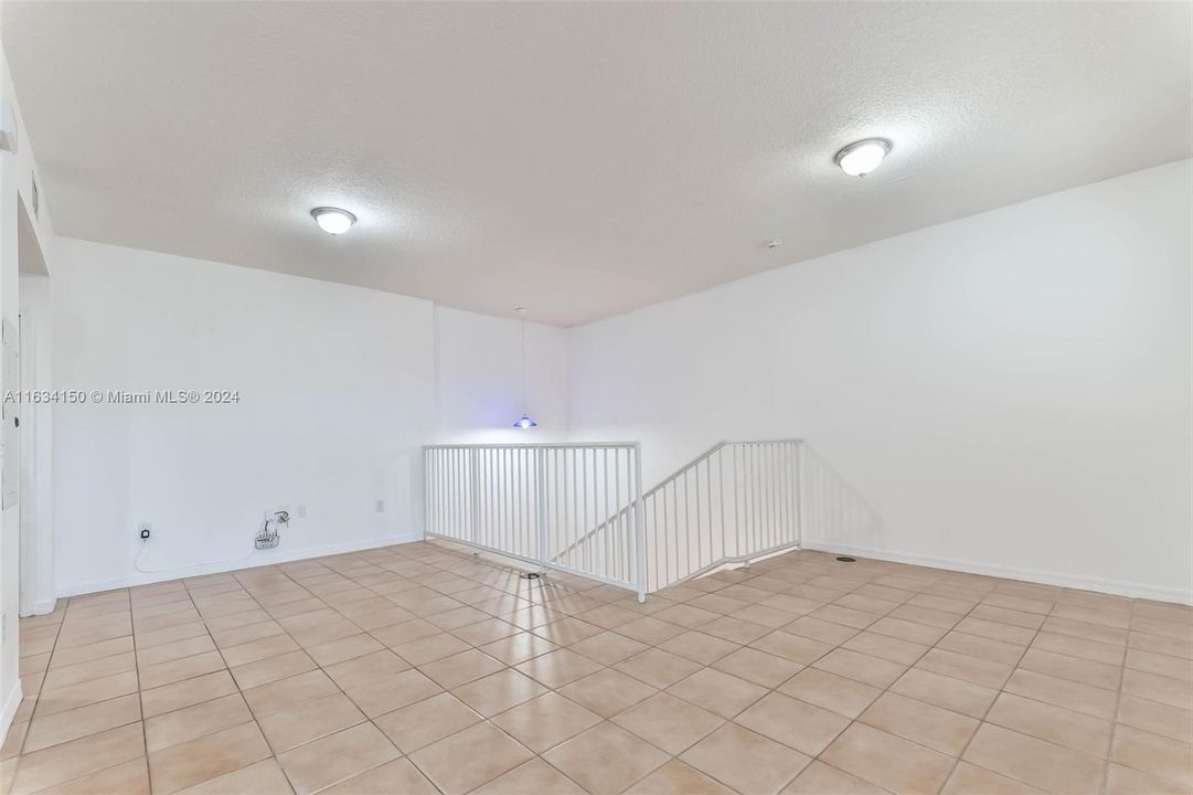 Recently Rented: $2,900 (3 beds, 2 baths, 1534 Square Feet)