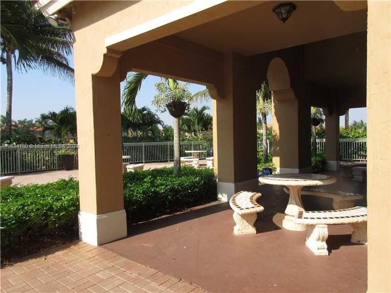 Recently Rented: $2,900 (3 beds, 2 baths, 1534 Square Feet)