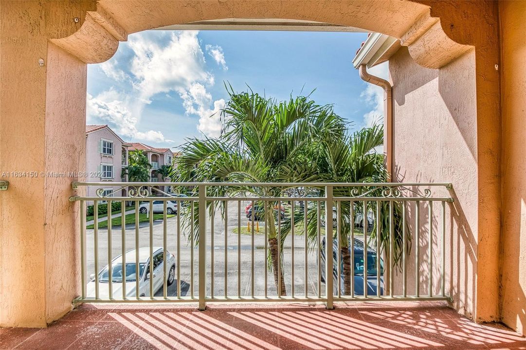 Recently Rented: $2,900 (3 beds, 2 baths, 1534 Square Feet)