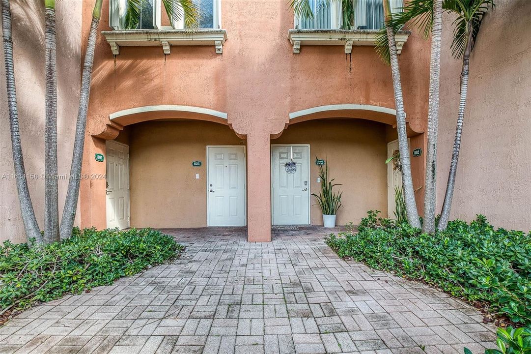 Recently Rented: $2,900 (3 beds, 2 baths, 1534 Square Feet)