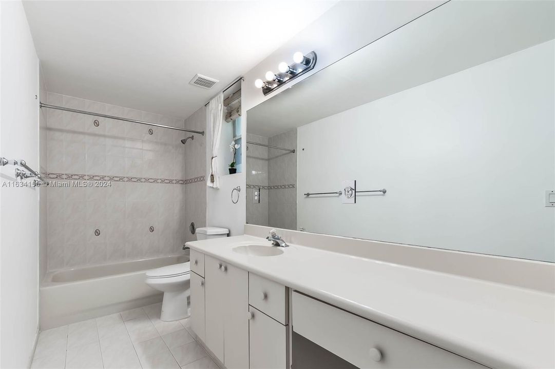 Recently Rented: $2,900 (3 beds, 2 baths, 1534 Square Feet)