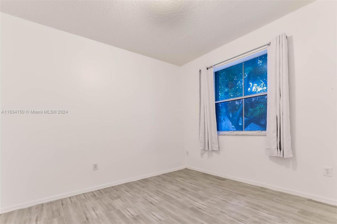 Recently Rented: $2,900 (3 beds, 2 baths, 1534 Square Feet)