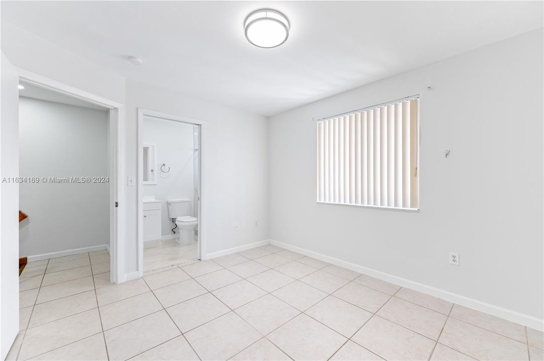 Vendido Recientemente: $375,000 (2 camas, 2 baños, 1020 Pies cuadrados)