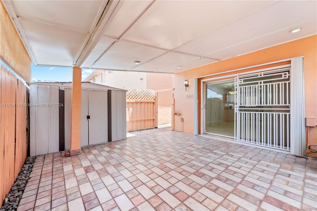 Vendido Recientemente: $375,000 (2 camas, 2 baños, 1020 Pies cuadrados)