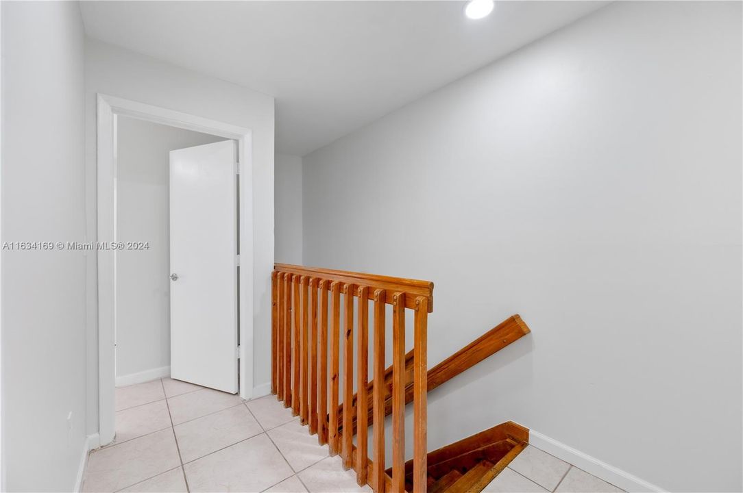 Vendido Recientemente: $375,000 (2 camas, 2 baños, 1020 Pies cuadrados)