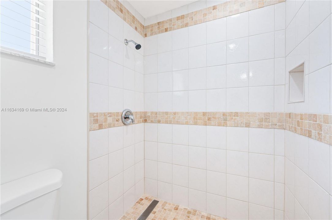 Vendido Recientemente: $375,000 (2 camas, 2 baños, 1020 Pies cuadrados)