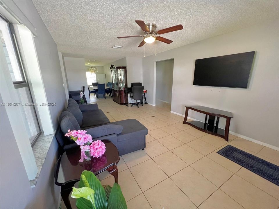 For Sale: $490,900 (3 beds, 2 baths, 1530 Square Feet)