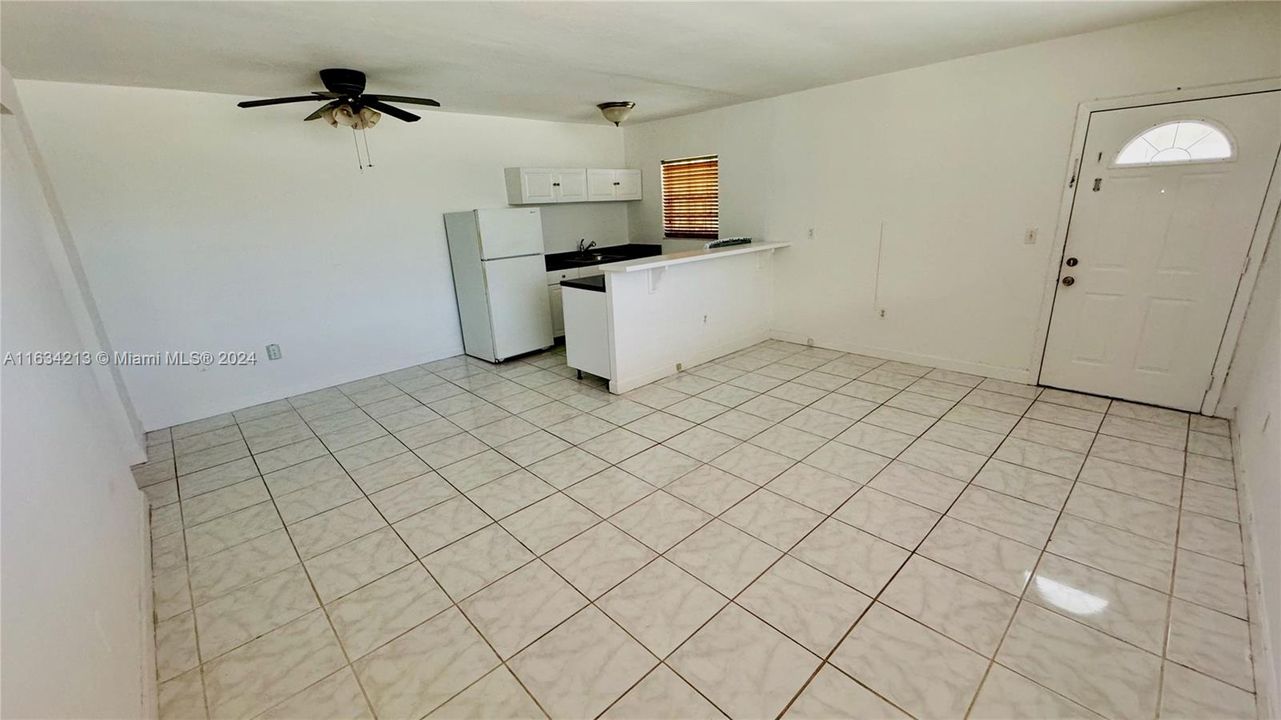 For Rent: $1,795 (1 beds, 1 baths, 646 Square Feet)