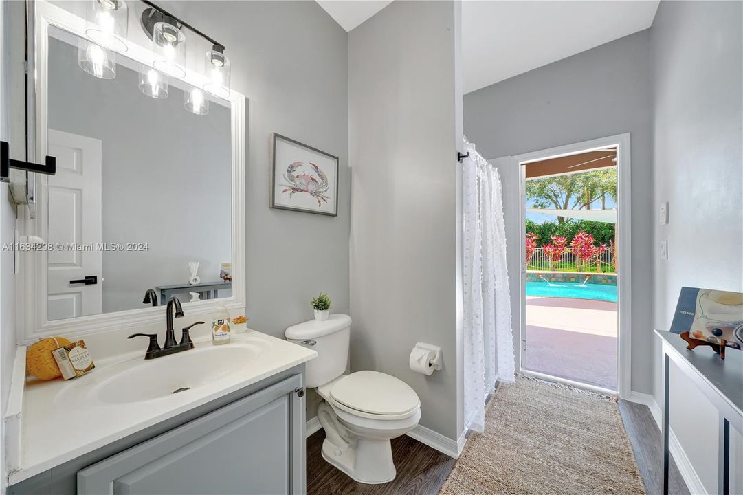 Active With Contract: $925,000 (5 beds, 3 baths, 2954 Square Feet)