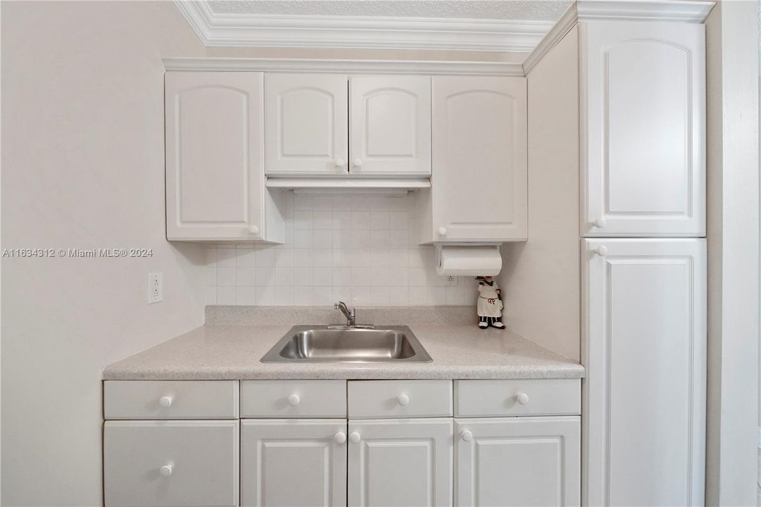 UPDATED WHITE KITCHEN CABINETSFULL CROWN MOULDING