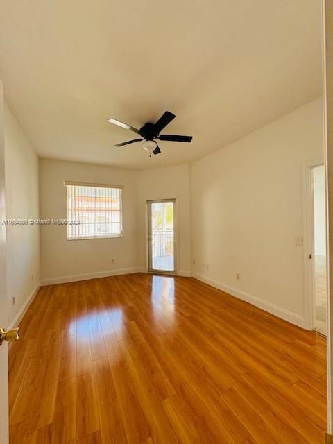 For Rent: $2,400 (1 beds, 1 baths, 893 Square Feet)