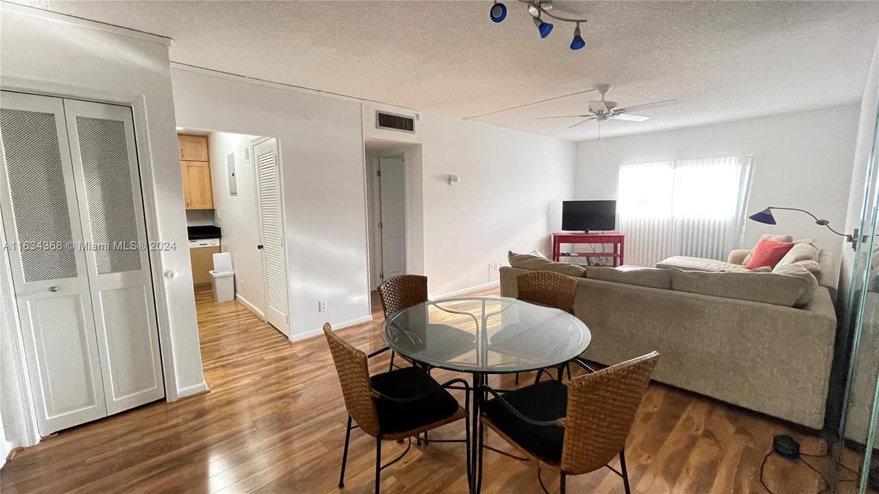 For Rent: $1,790 (1 beds, 1 baths, 647 Square Feet)