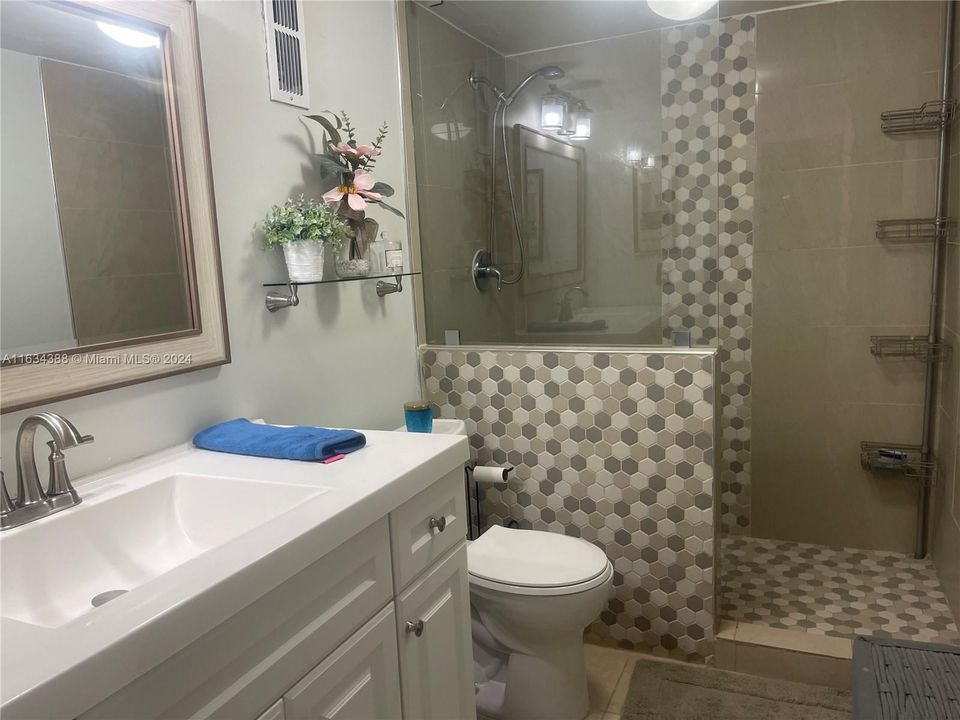 For Sale: $259,900 (2 beds, 2 baths, 1197 Square Feet)