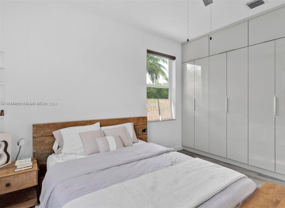 最近租的: $7,299 (4 贝兹, 2 浴室, 2691 平方英尺)