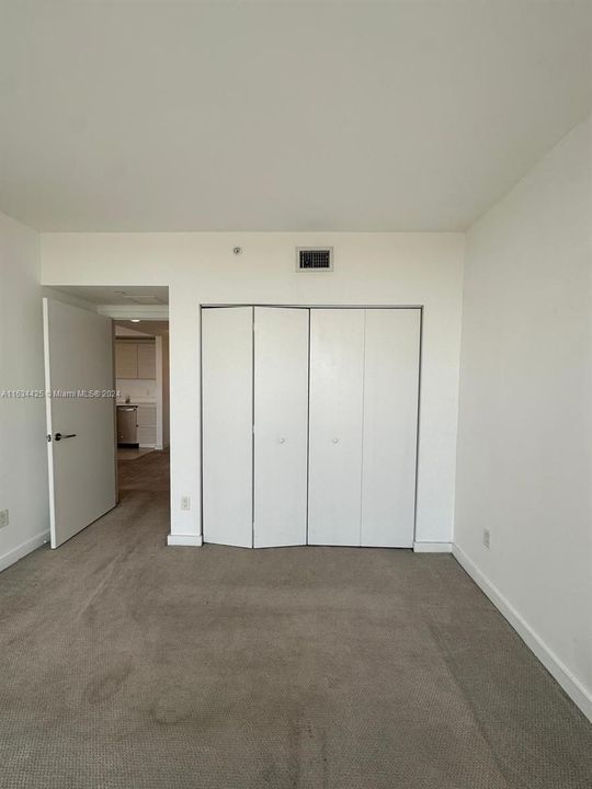 For Rent: $2,700 (1 beds, 1 baths, 700 Square Feet)