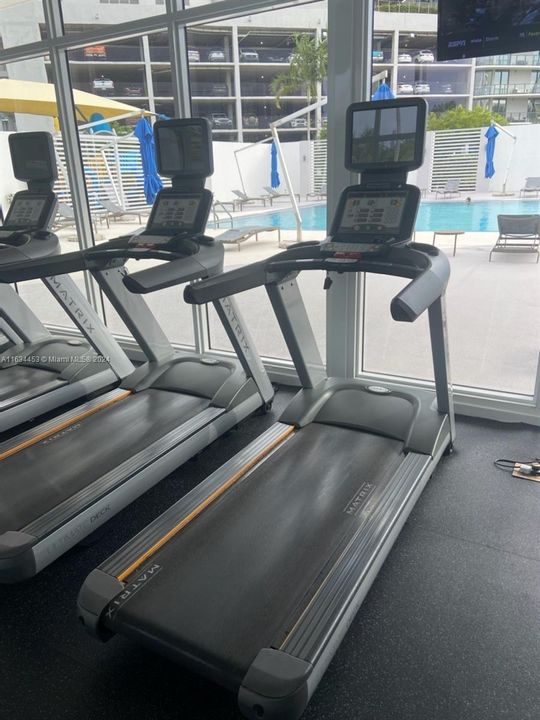 Recently Rented: $3,000 (2 beds, 2 baths, 1603 Square Feet)