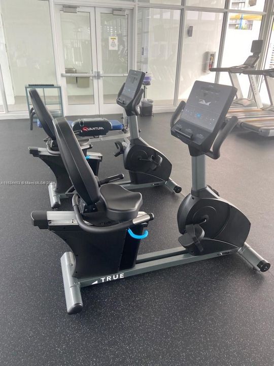 Recently Rented: $3,000 (2 beds, 2 baths, 1603 Square Feet)