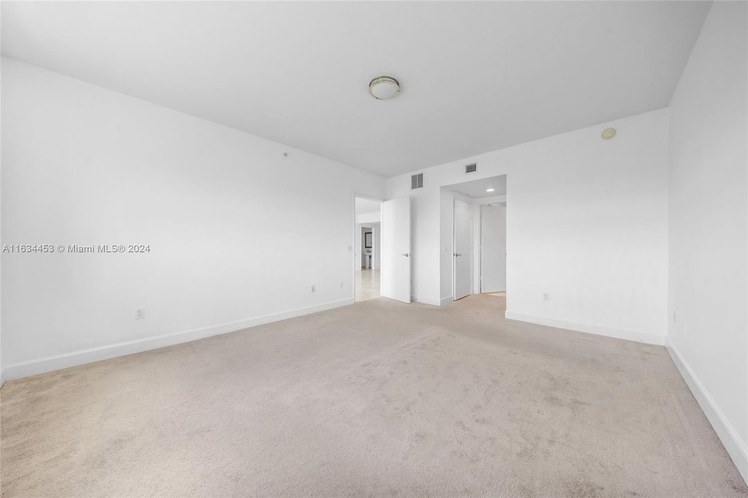 Recently Rented: $3,000 (2 beds, 2 baths, 1603 Square Feet)