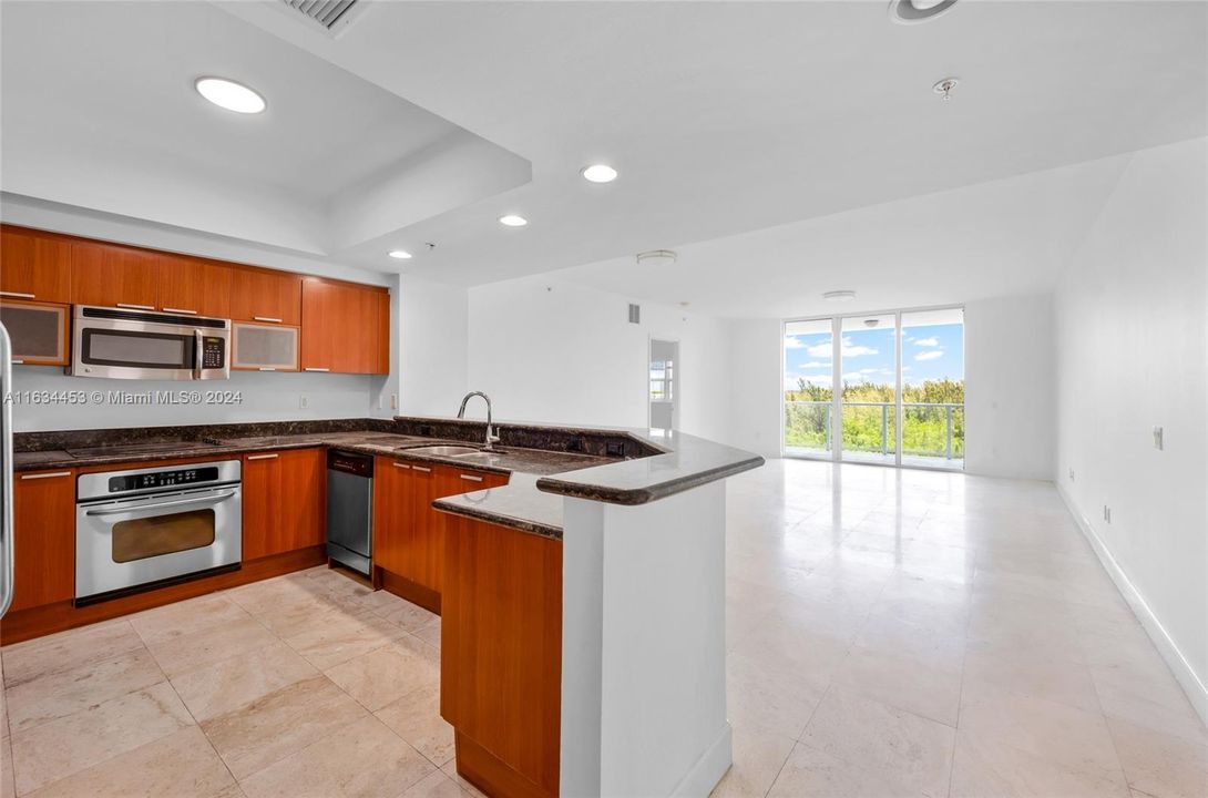 Recently Rented: $3,000 (2 beds, 2 baths, 1603 Square Feet)