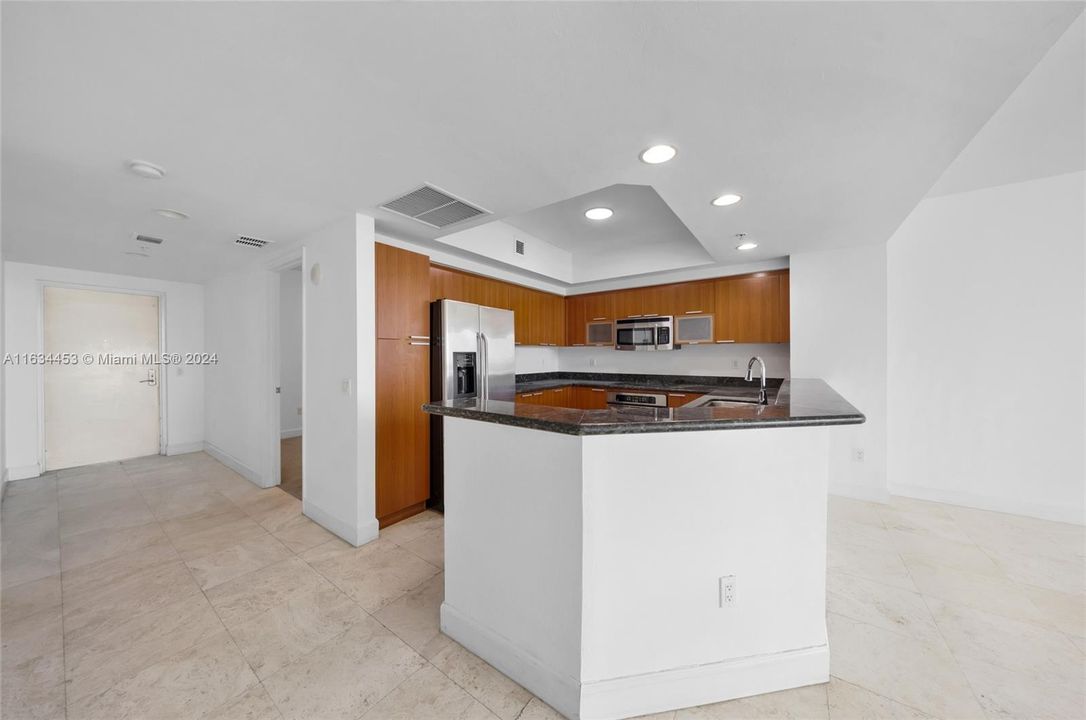 Recently Rented: $3,000 (2 beds, 2 baths, 1603 Square Feet)