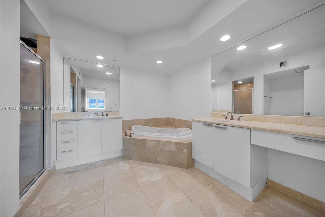 Recently Rented: $3,000 (2 beds, 2 baths, 1603 Square Feet)