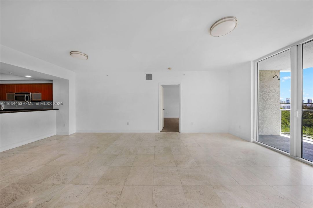 Recently Rented: $3,000 (2 beds, 2 baths, 1603 Square Feet)