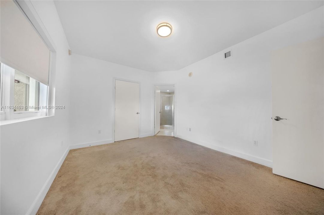 Recently Rented: $3,000 (2 beds, 2 baths, 1603 Square Feet)