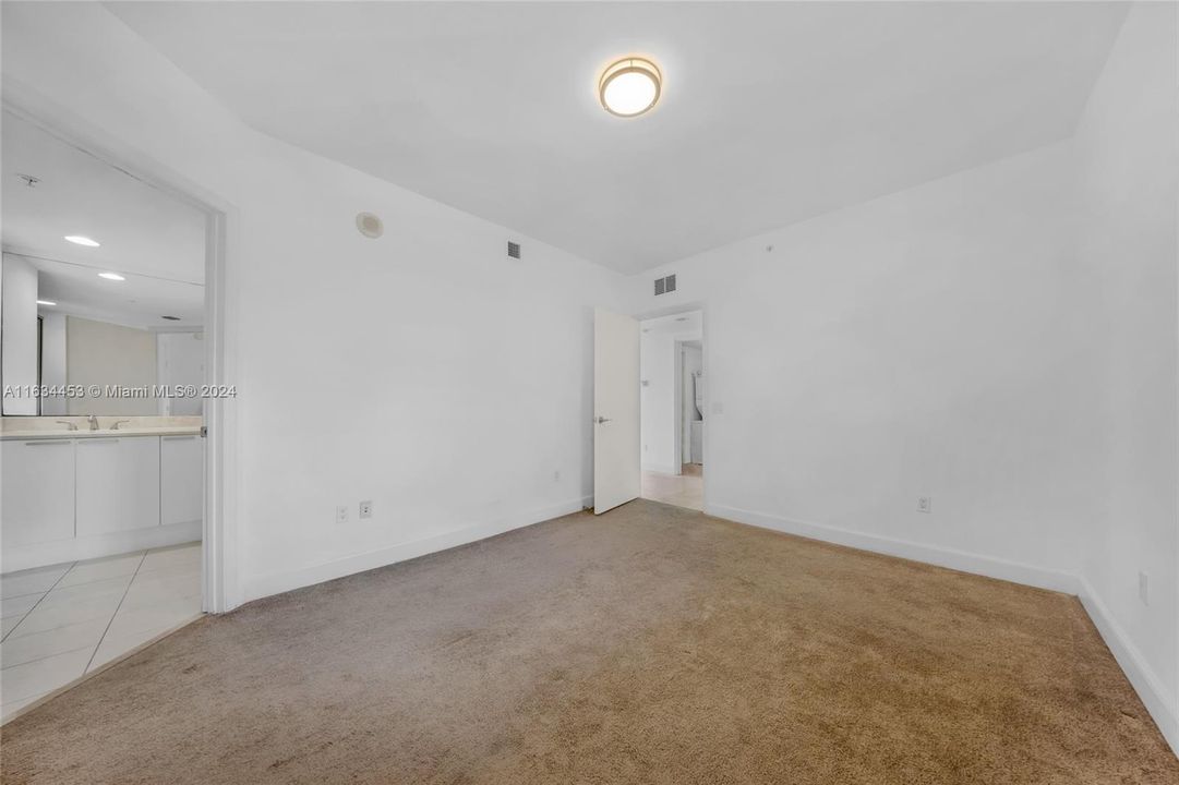 Recently Rented: $3,000 (2 beds, 2 baths, 1603 Square Feet)