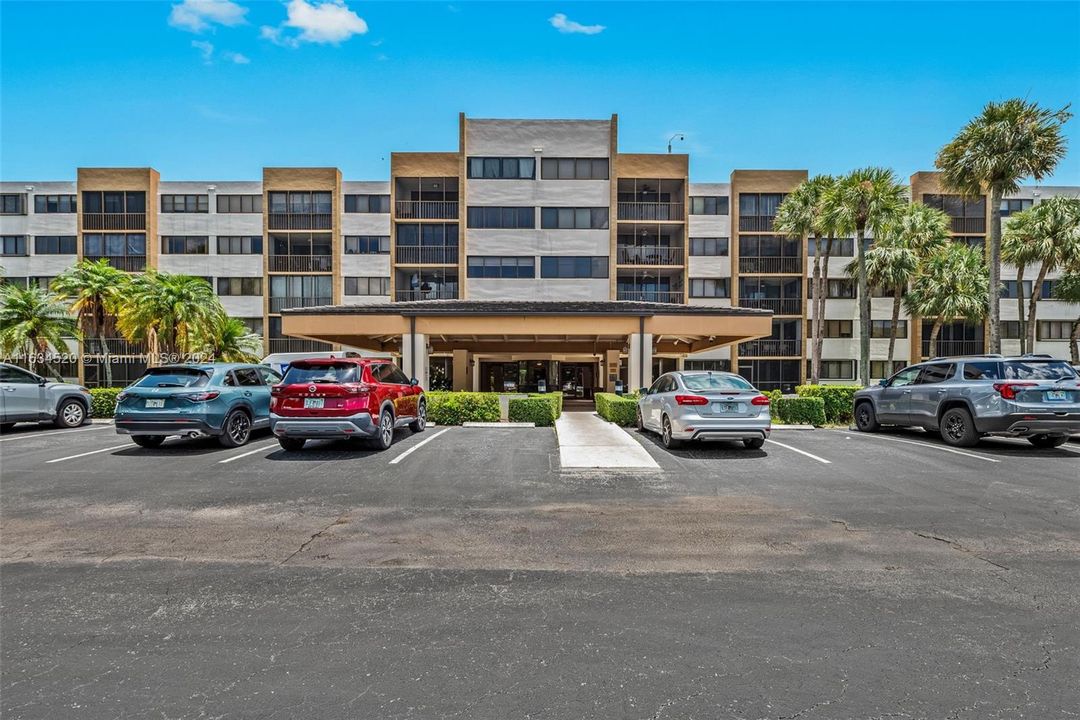 Active With Contract: $315,000 (1 beds, 1 baths, 1230 Square Feet)