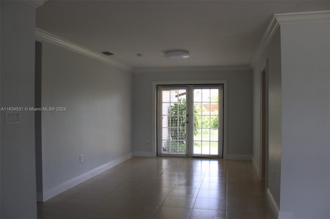 Recently Sold: $725,000 (3 beds, 2 baths, 1553 Square Feet)