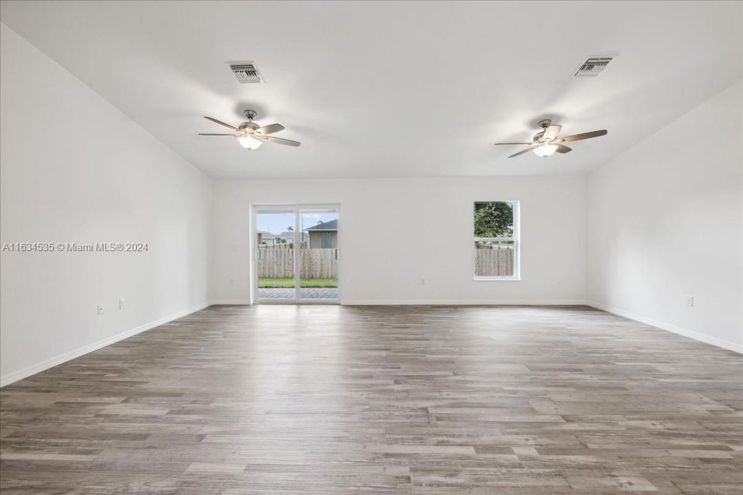 Active With Contract: $359,000 (4 beds, 3 baths, 1767 Square Feet)