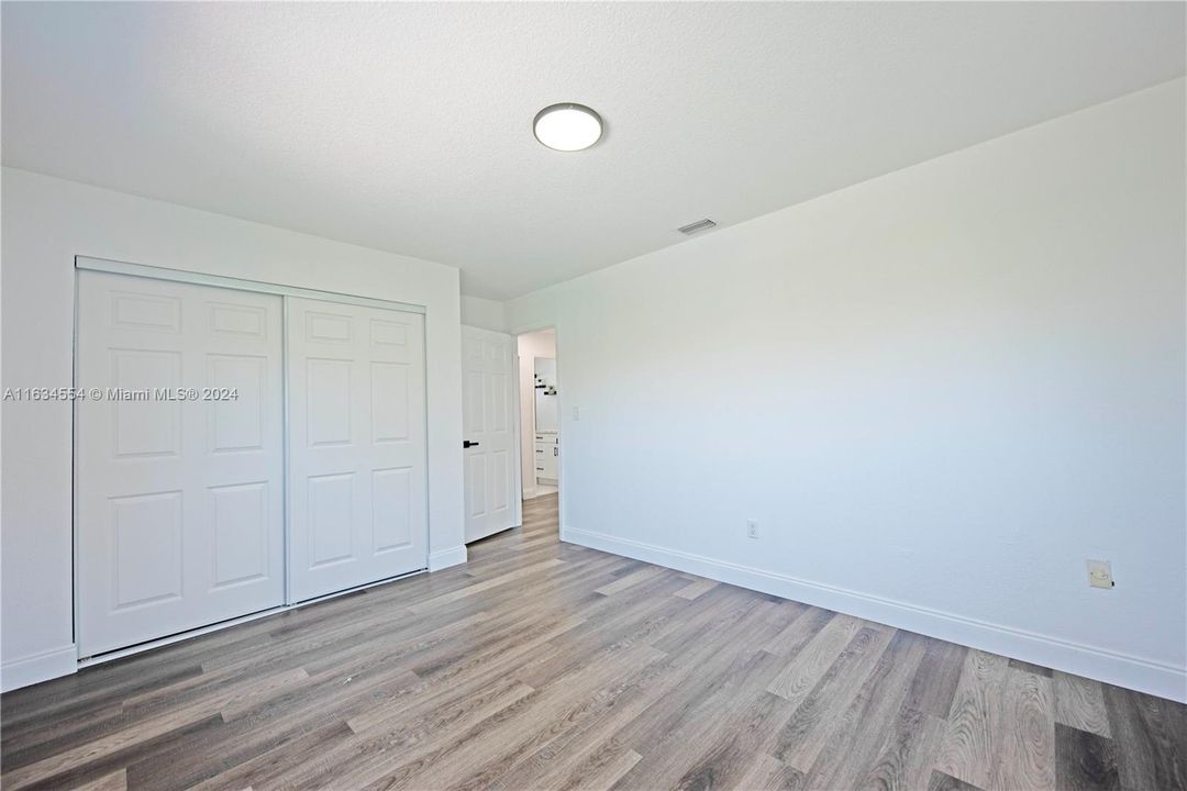 Active With Contract: $425,000 (3 beds, 1 baths, 1122 Square Feet)