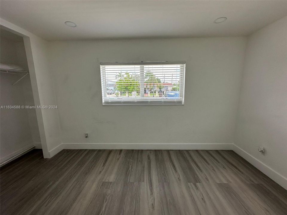 Recently Rented: $2,500 (2 beds, 1 baths, 1760 Square Feet)