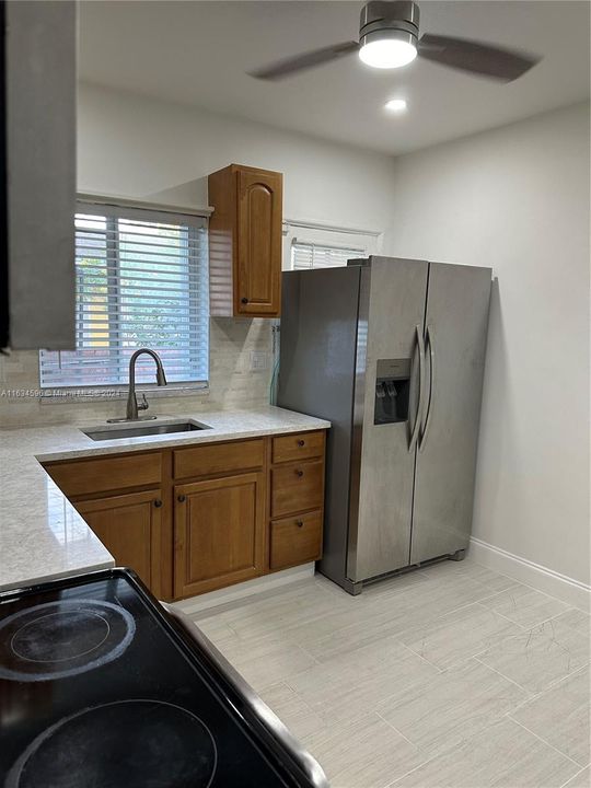 Recently Rented: $2,250 (2 beds, 1 baths, 892 Square Feet)