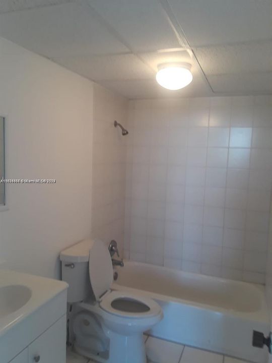 For Rent: $1,625 (1 beds, 1 baths, 775 Square Feet)