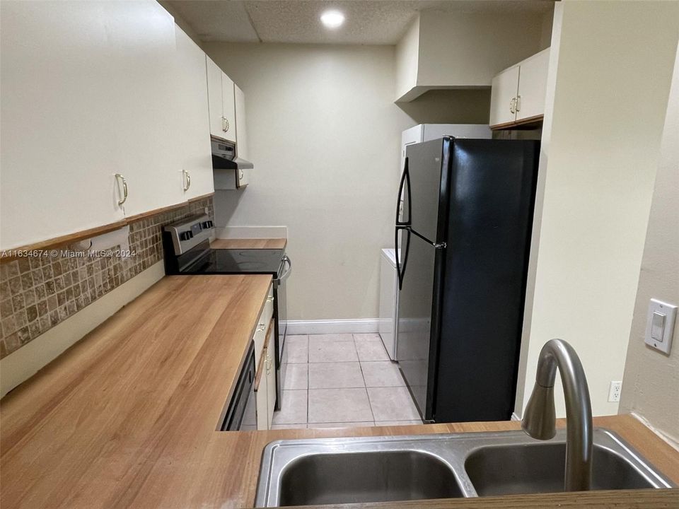 Recently Rented: $1,850 (2 beds, 2 baths, 820 Square Feet)