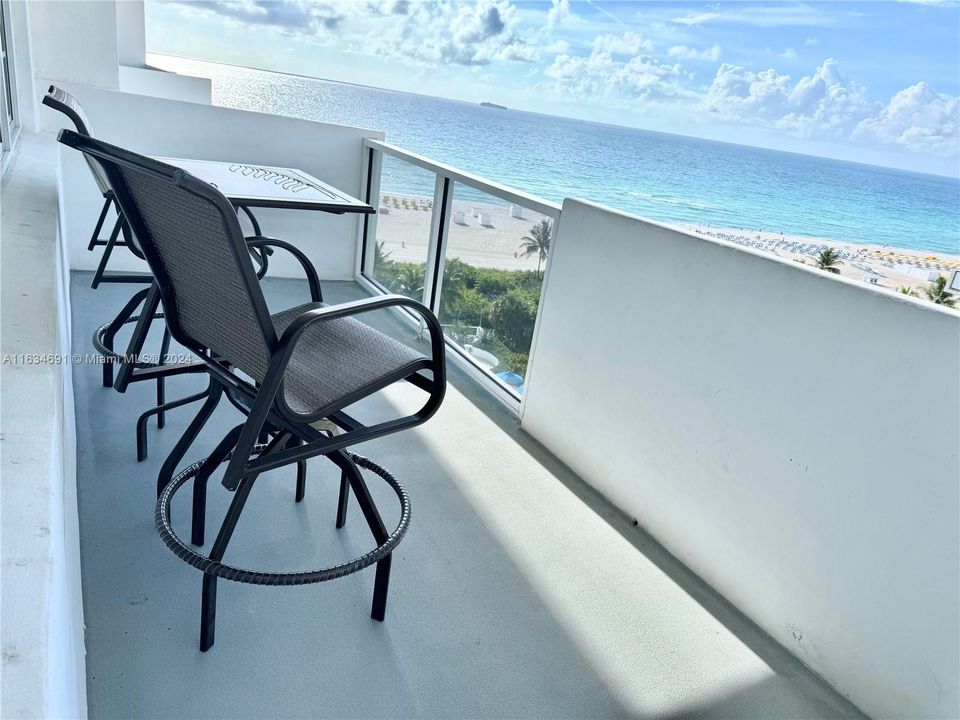 Big balcony, enjoy ocean views