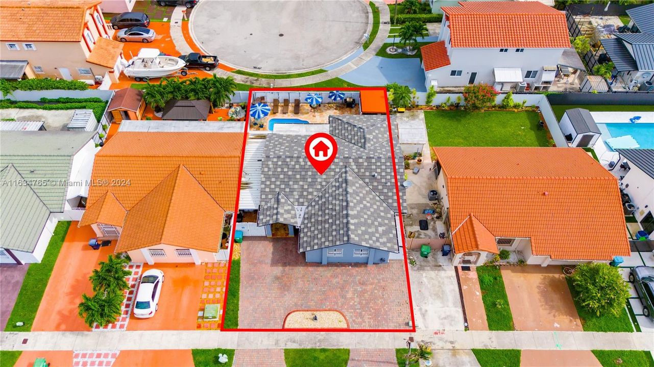 最近售出: $699,900 (3 贝兹, 3 浴室, 1584 平方英尺)