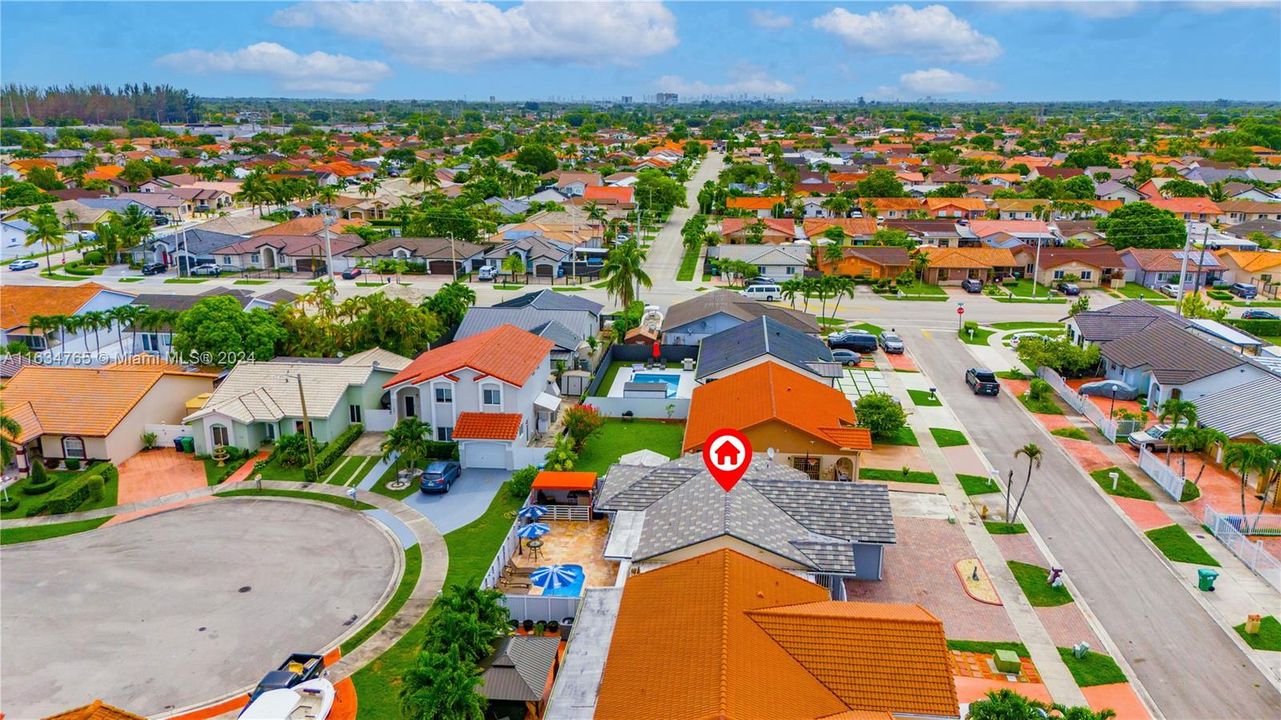 最近售出: $699,900 (3 贝兹, 3 浴室, 1584 平方英尺)