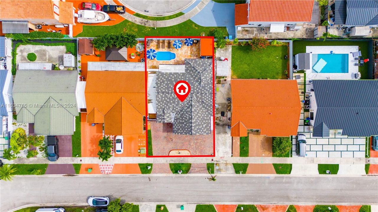 最近售出: $699,900 (3 贝兹, 3 浴室, 1584 平方英尺)