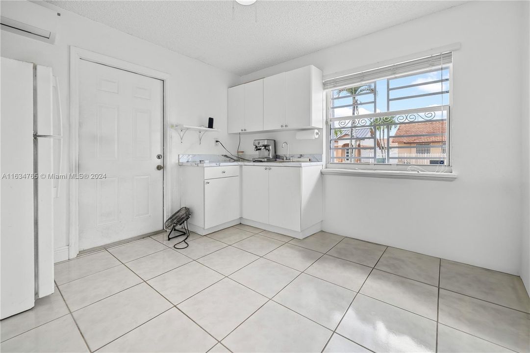 最近售出: $699,900 (3 贝兹, 3 浴室, 1584 平方英尺)