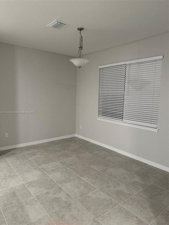 Recently Rented: $3,199 (5 beds, 3 baths, 2615 Square Feet)