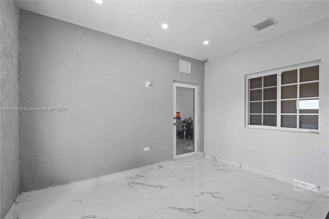 Vendido Recientemente: $455,000 (3 camas, 2 baños, 1380 Pies cuadrados)