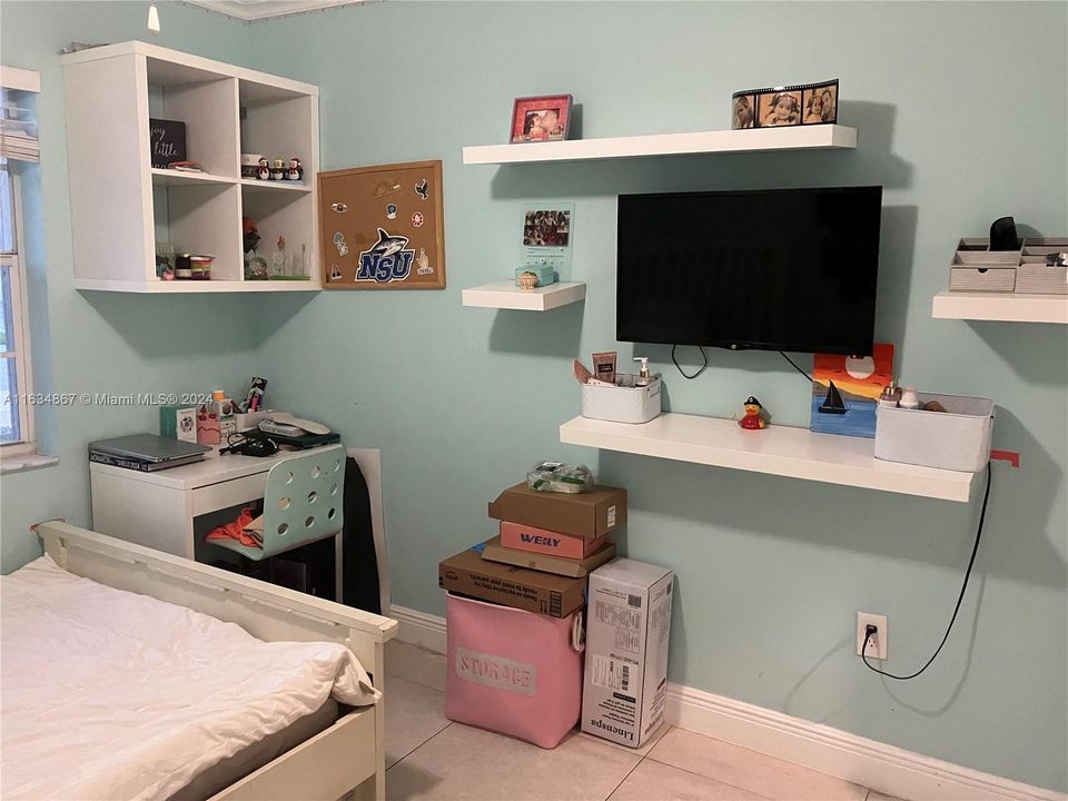 Recently Sold: $574,900 (3 beds, 2 baths, 1442 Square Feet)