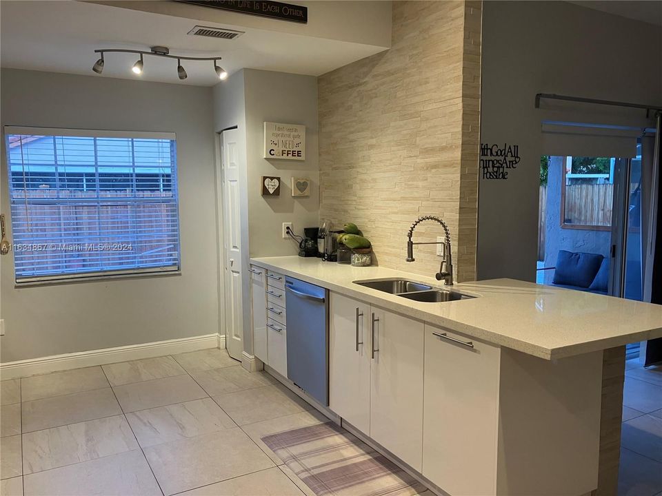 Recently Sold: $574,900 (3 beds, 2 baths, 1442 Square Feet)