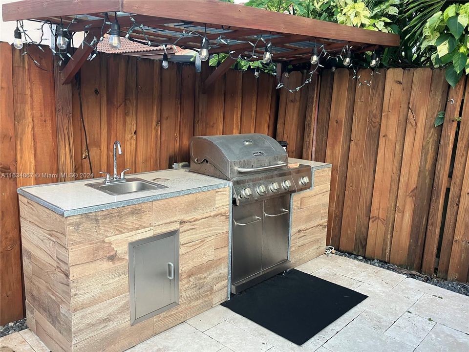 Recently Sold: $574,900 (3 beds, 2 baths, 1442 Square Feet)