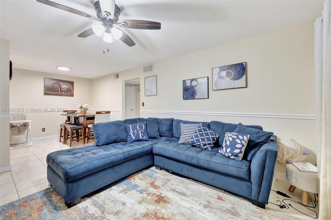 Active With Contract: $205,000 (1 beds, 1 baths, 780 Square Feet)